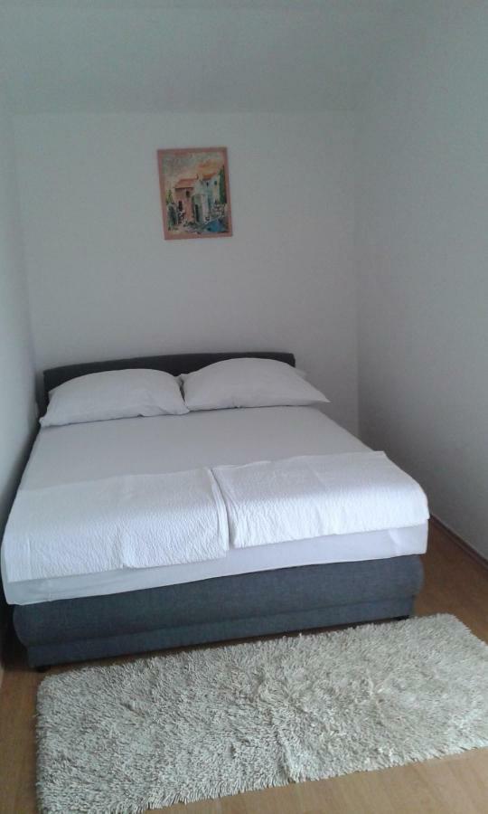 Apartments Zora Rogoznica Szoba fotó